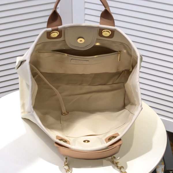 シャネルバッグ着用イメージ